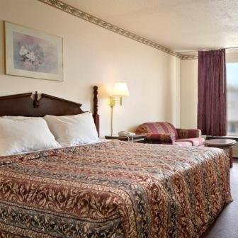 King Room with Sofa Bed interior